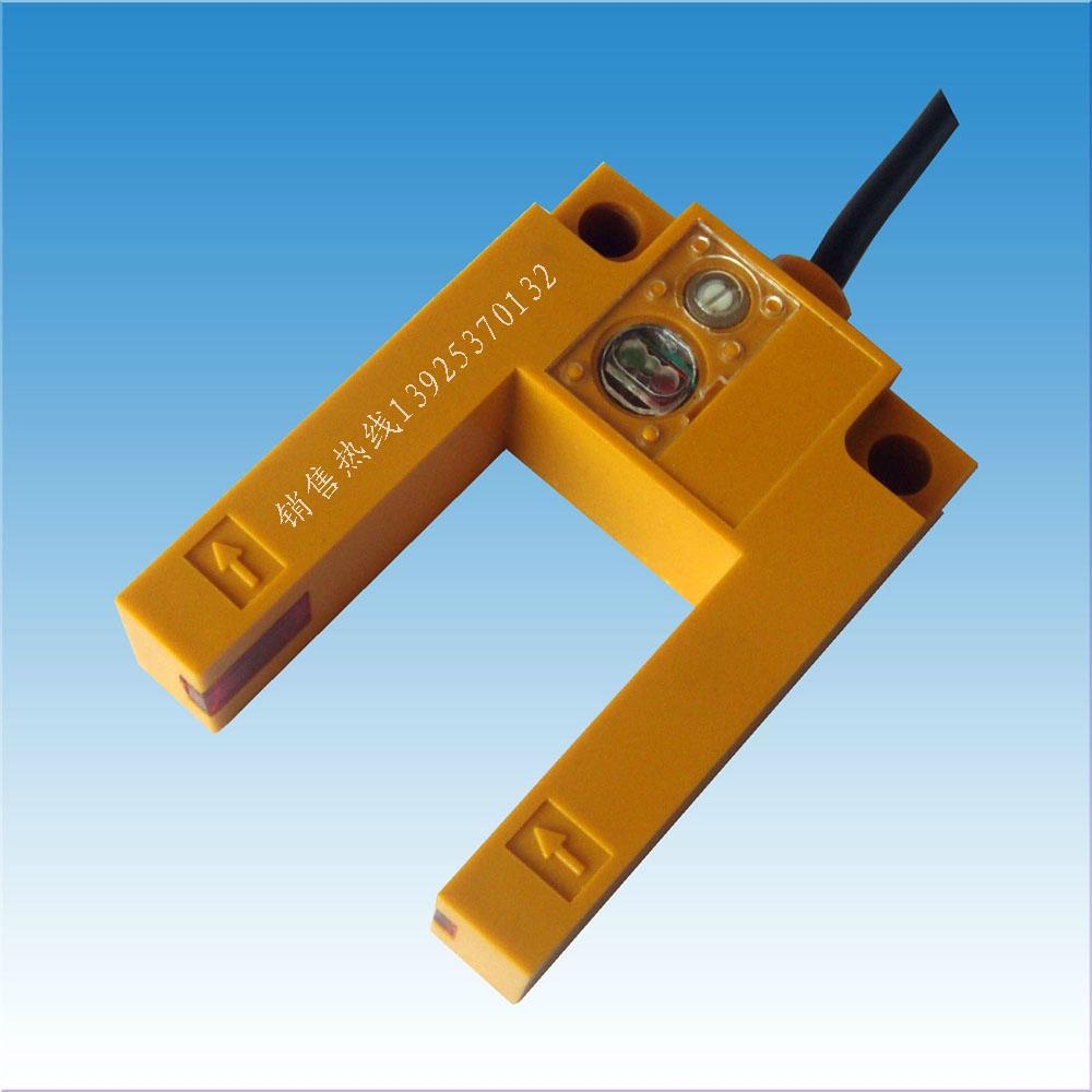 信號調理大致可分為五大類,即電平調整、線性化、信號呢形式變換、濾波、阻抗匹配。